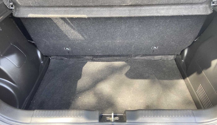 2018 Maruti Swift VXI AMT, Petrol, Automatic, 19,201 km, Boot Inside