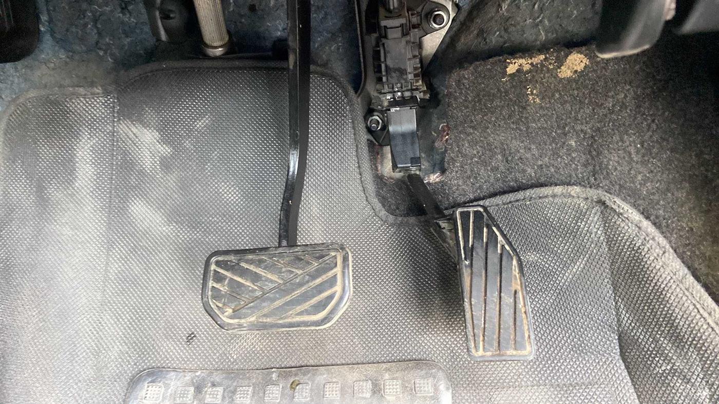 2018 Maruti Swift VXI AMT, Petrol, Automatic, 19,201 km, Pedals