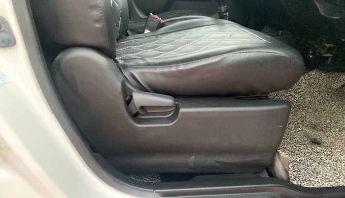 2016 Maruti Wagon R 1.0 VXI, Petrol, Manual, 41,288 km, Driver Side Adjustment Panel