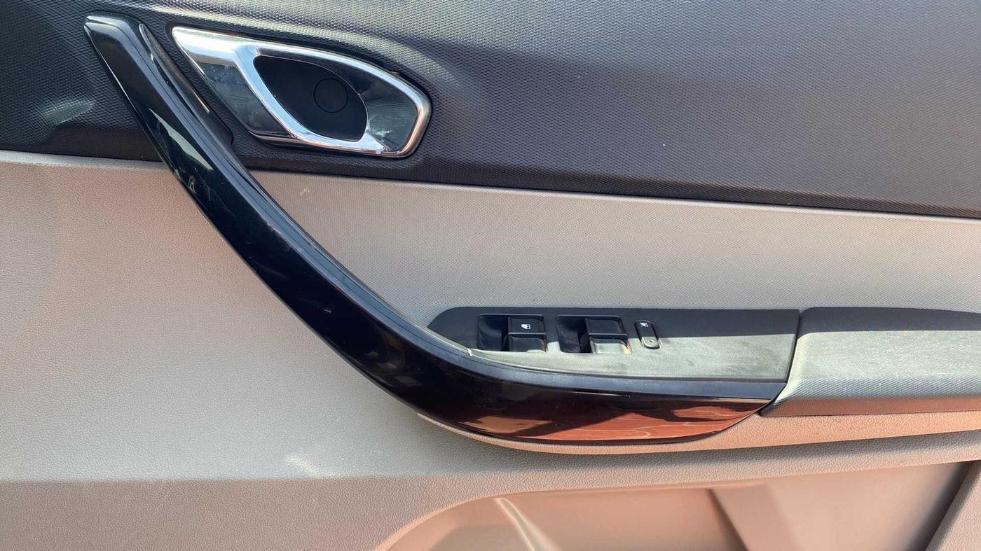 2017 Tata Tiago XZA PETROL, Petrol, Automatic, 9,987 km, Driver Side Door Panels Control