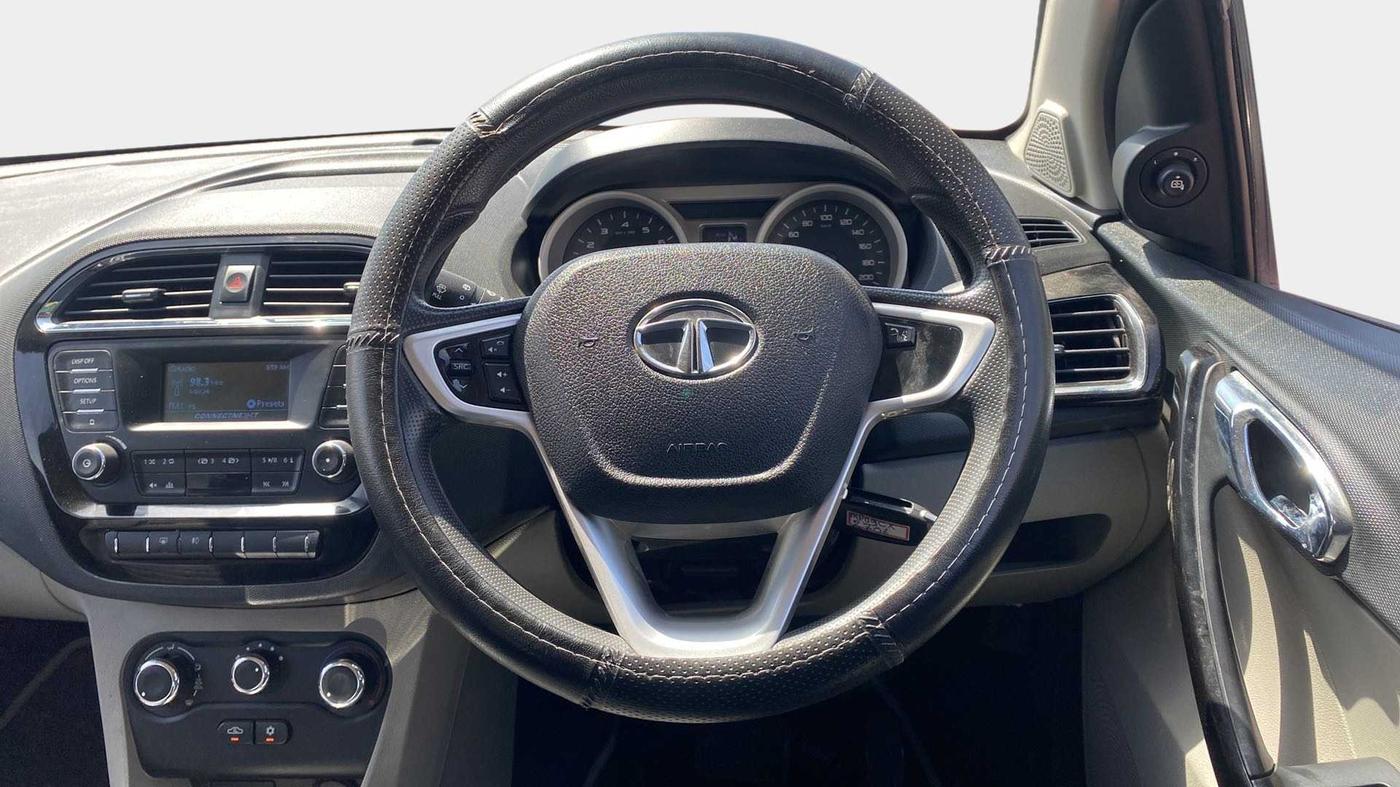 2017 Tata Tiago XZA PETROL, Petrol, Automatic, 9,987 km, Steering Wheel Close Up