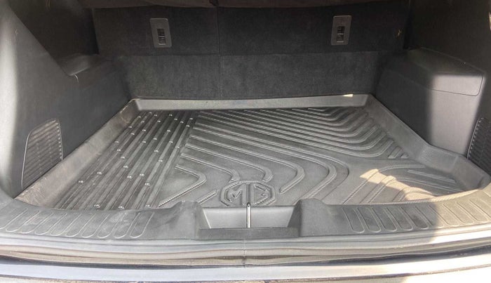 2021 MG HECTOR SHARP HYBRID 1.5 PETROL, Petrol, Manual, 7,592 km, Boot Inside