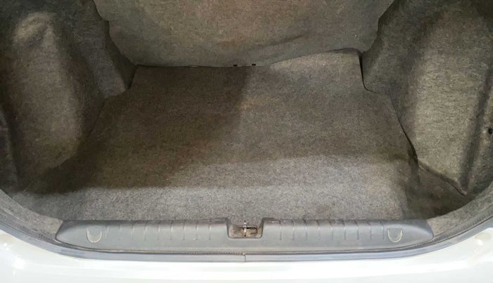 2018 Honda Amaze 1.5L I-DTEC V, Diesel, Manual, 1,14,110 km, Boot Inside