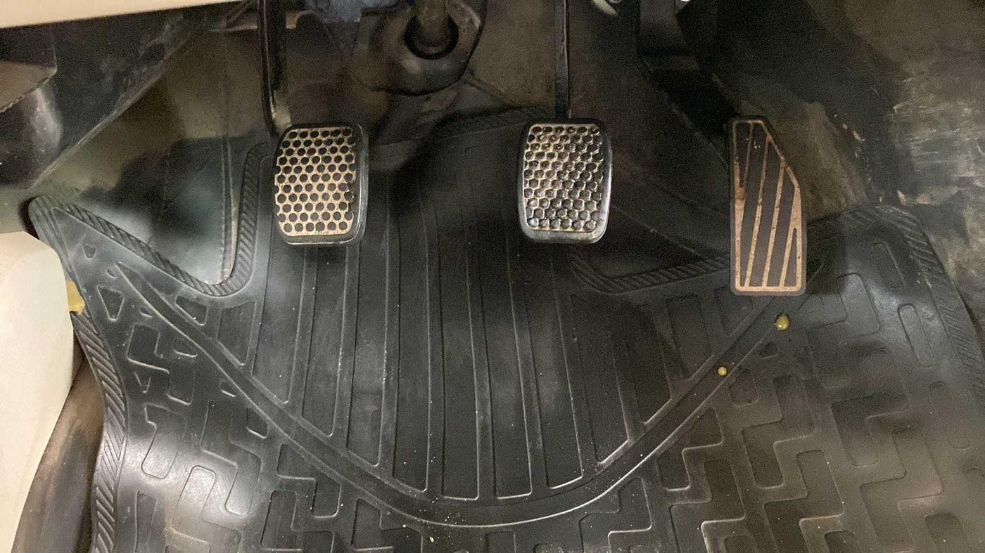 2019 Maruti Alto VXI, Petrol, Manual, 29,415 km, Pedals