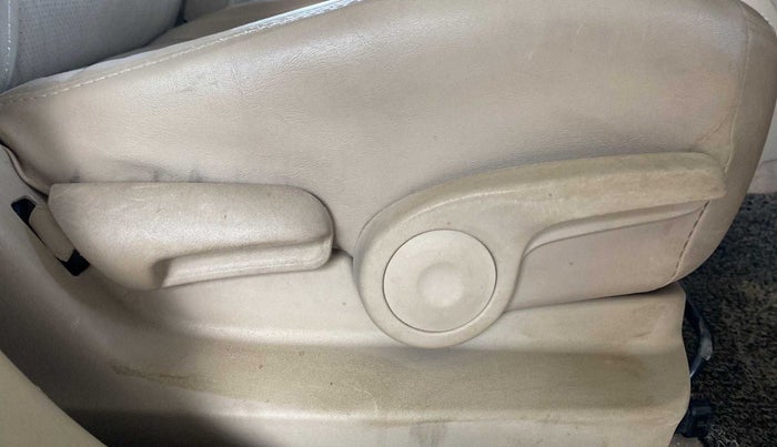 2018 Maruti Ciaz ALPHA 1.5 SHVS PETROL, Petrol, Manual, 34,125 km, Driver Side Adjustment Panel