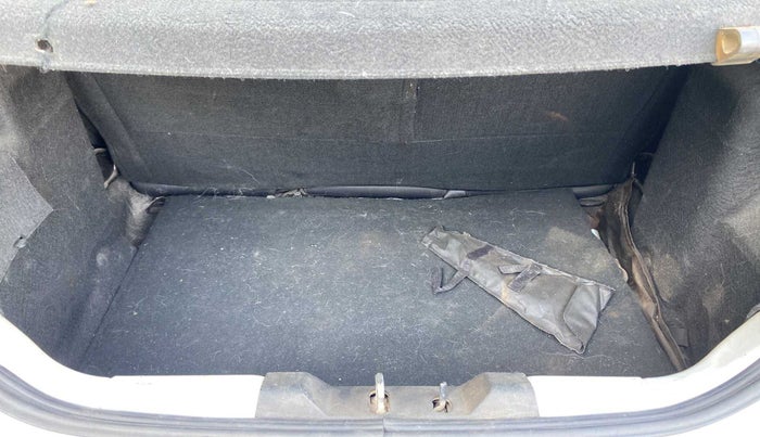 2016 Tata Tiago XT PETROL, Petrol, Manual, 69,101 km, Boot Inside