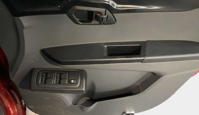 2018 Mahindra KUV 100 NXT K2+ P 6 STR, Petrol, Manual, 17,121 km, Driver Side Door Panels Control