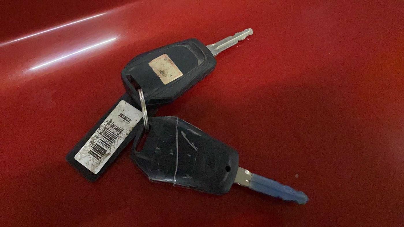2018 Mahindra KUV 100 NXT K2+ P 6 STR, Petrol, Manual, 17,121 km, Key Close Up