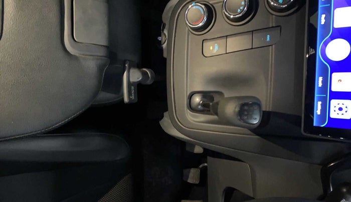 2018 Mahindra KUV 100 NXT K2+ P 6 STR, Petrol, Manual, 17,121 km, Gear Lever