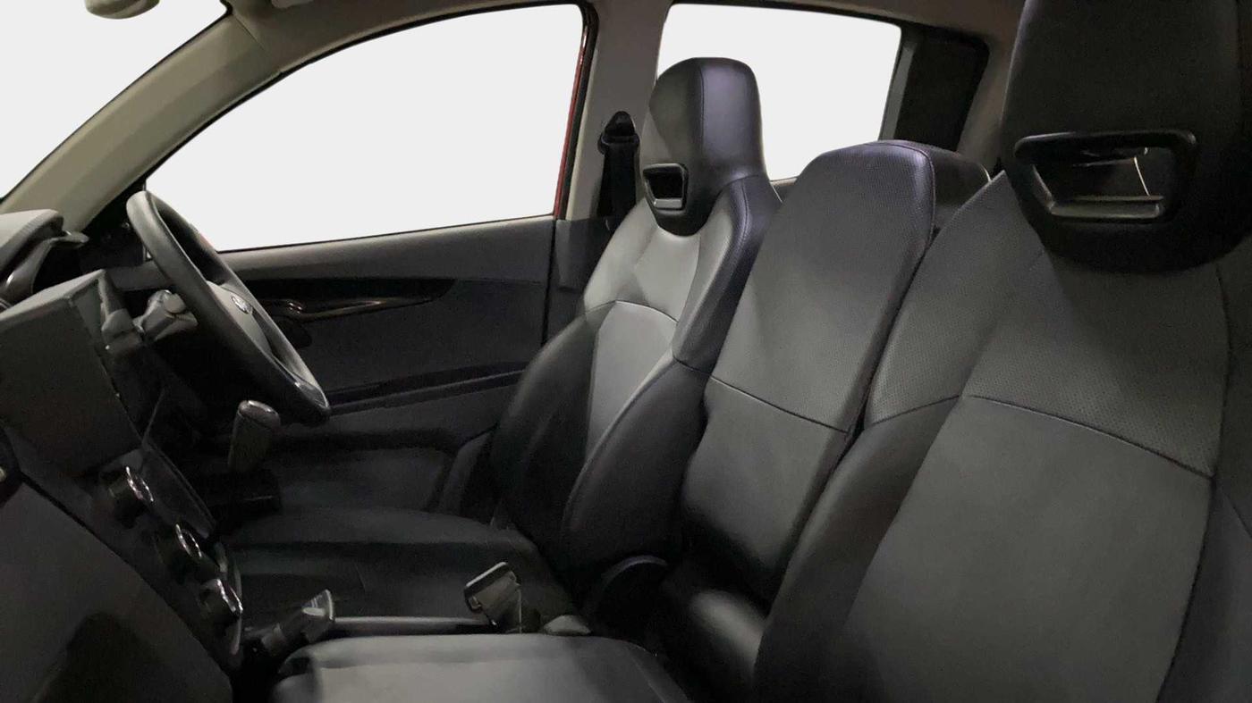 2018 Mahindra KUV 100 NXT K2+ P 6 STR, Petrol, Manual, 17,121 km, Right Side Front Door Cabin