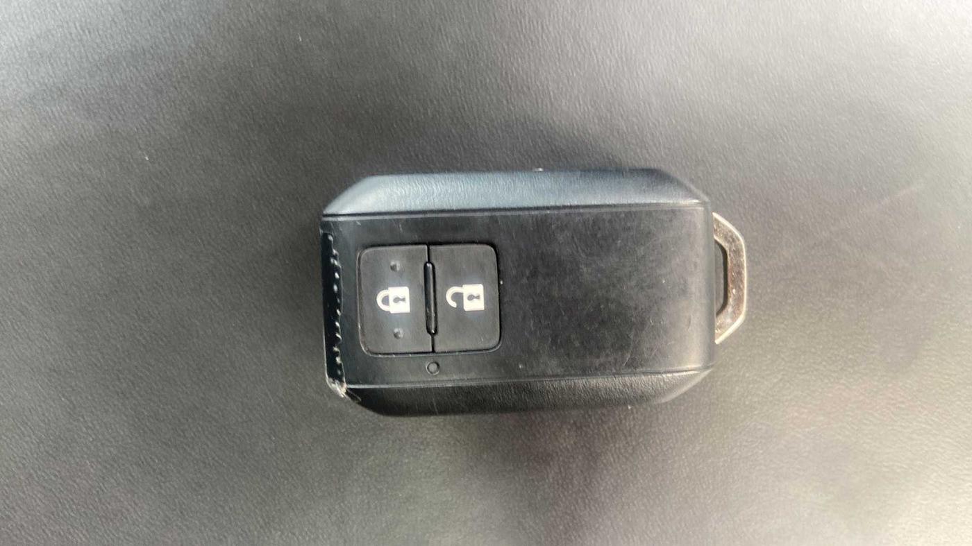 2022 Maruti Baleno ZETA PETROL 1.2, Petrol, Manual, 25,844 km, Key Close Up
