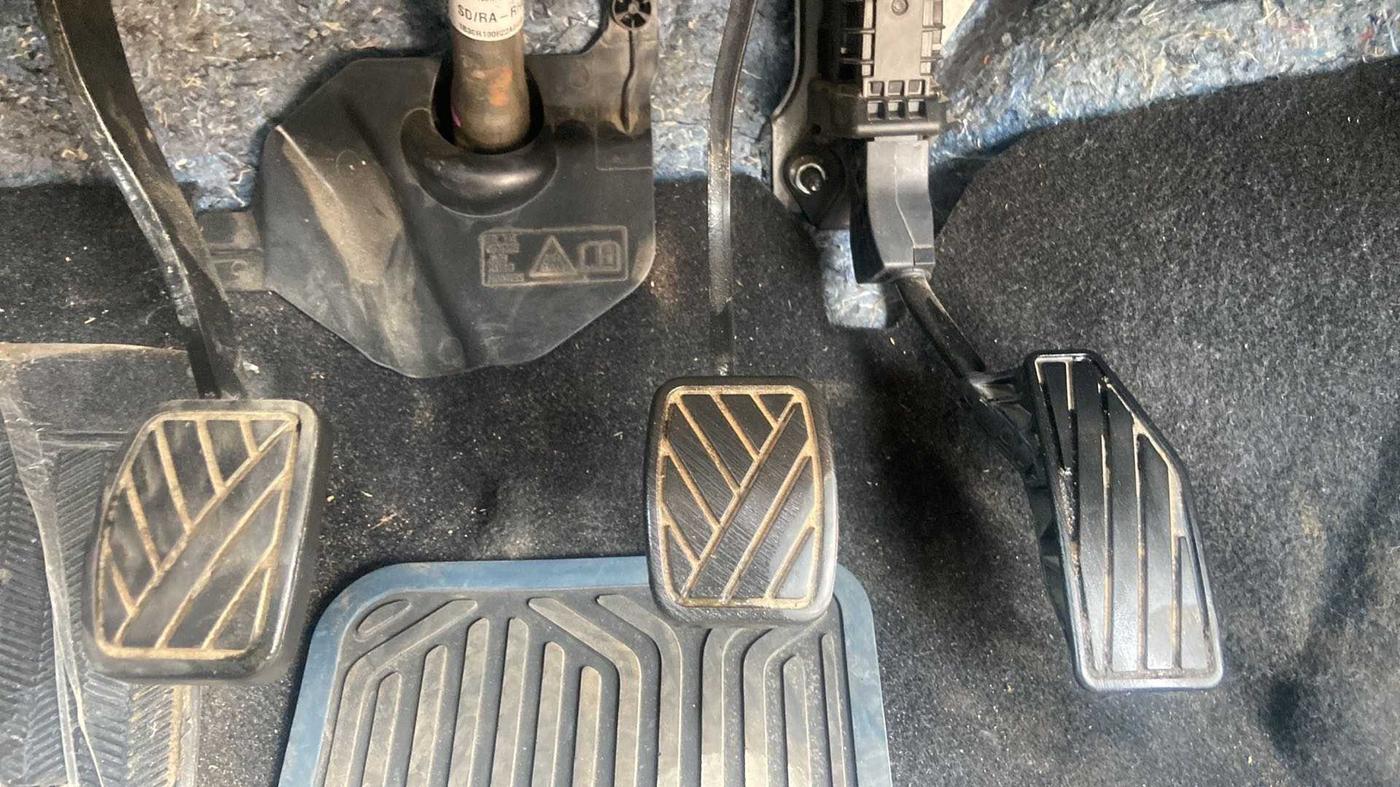 2022 Maruti Baleno ZETA PETROL 1.2, Petrol, Manual, 25,844 km, Pedals