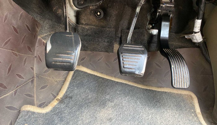 2020 Mahindra TUV300 T4 PLUS, Diesel, Manual, 48,361 km, Pedals