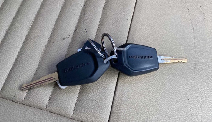 2020 Mahindra TUV300 T4 PLUS, Diesel, Manual, 48,361 km, Key Close Up