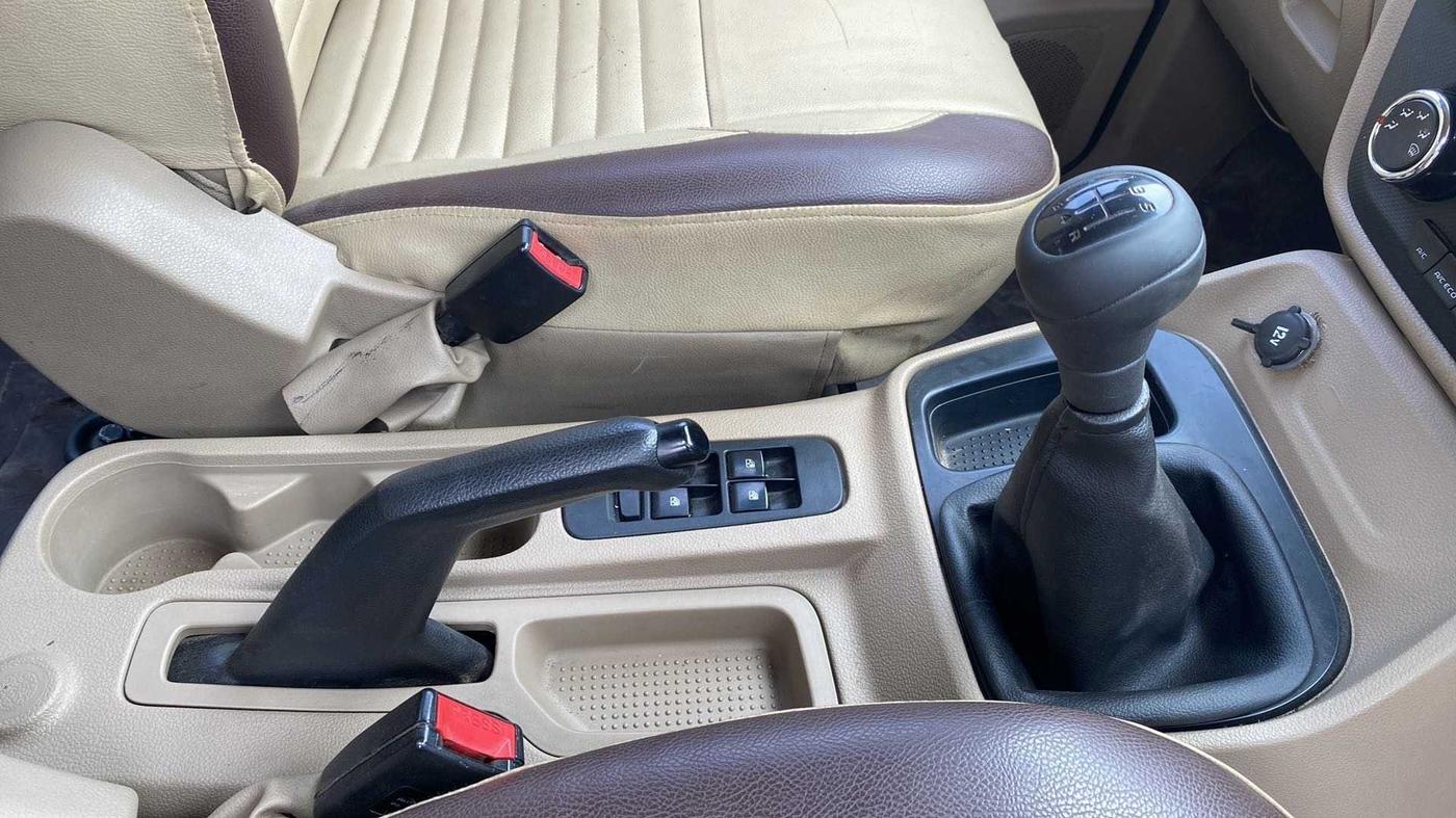 2020 Mahindra TUV300 T4 PLUS, Diesel, Manual, 48,361 km, Gear Lever