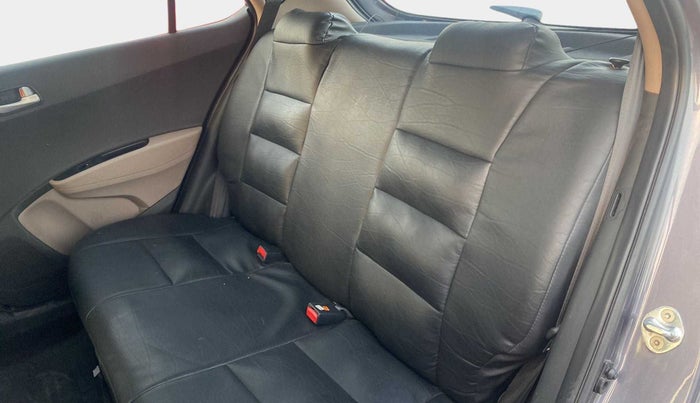2016 Hyundai Grand i10 ASTA (O) AT 1.2 KAPPA VTVT, Petrol, Automatic, 30,971 km, Right Side Rear Door Cabin