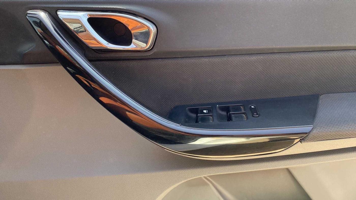 2018 Tata TIGOR XZ PETROL, CNG, Manual, 92,407 km, Driver Side Door Panels Control