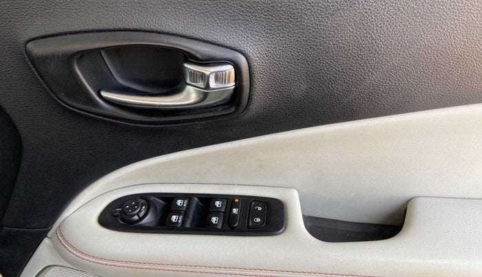 2018 Jeep Compass LIMITED 1.4 PETROL AT, Petrol, Automatic, 82,437 km, Driver Side Door Panels Control
