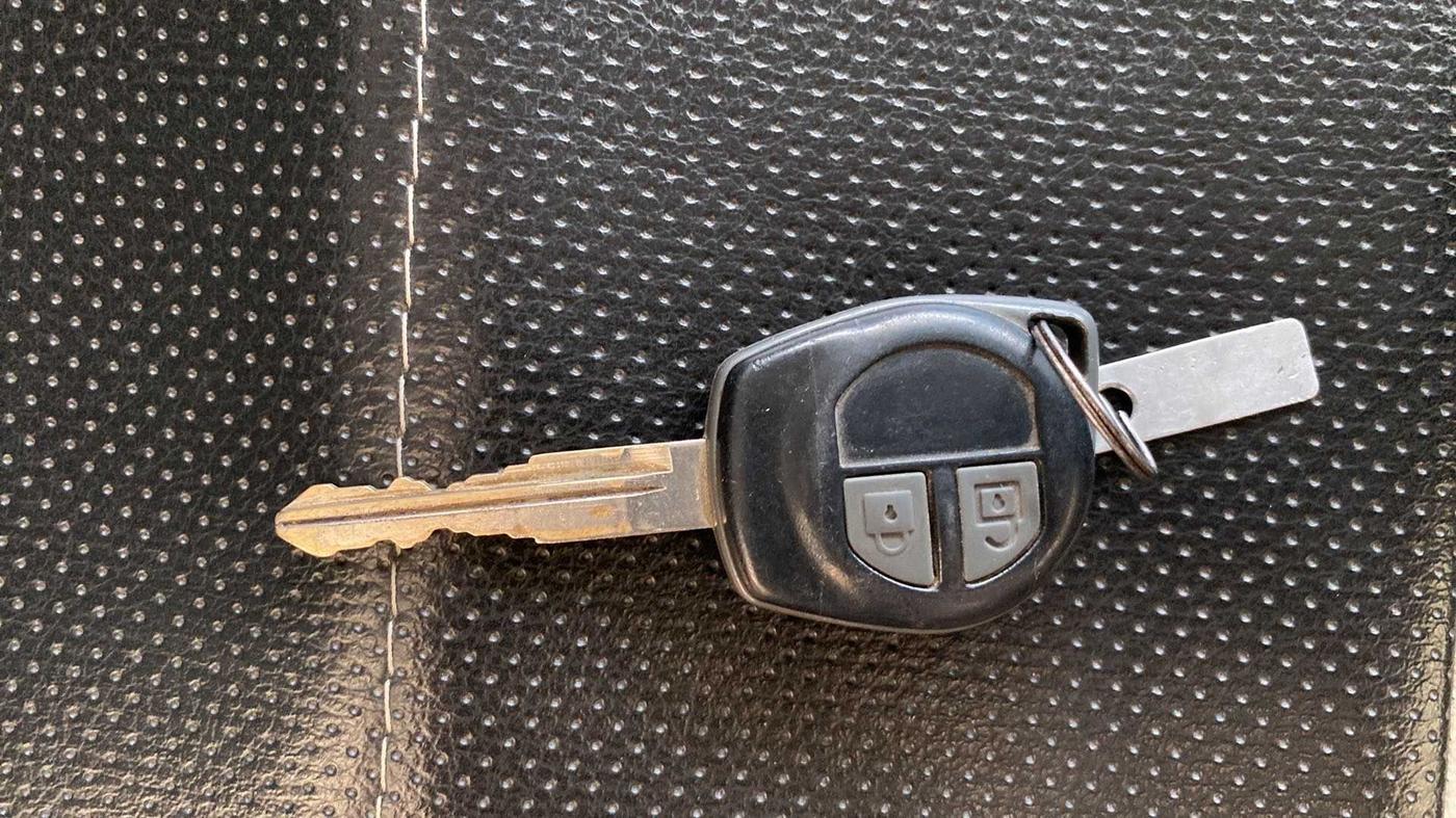 2018 Maruti Wagon R 1.0 VXI+ AMT, Petrol, Automatic, 39,158 km, Key Close Up