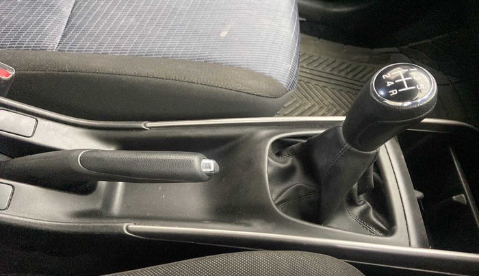 2020 Maruti Baleno ZETA PETROL 1.2, Petrol, Manual, 34,834 km, Gear Lever