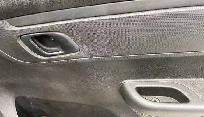 2018 Renault Kwid RXT 1.0 (O), Petrol, Manual, 56,606 km, Driver Side Door Panels Control