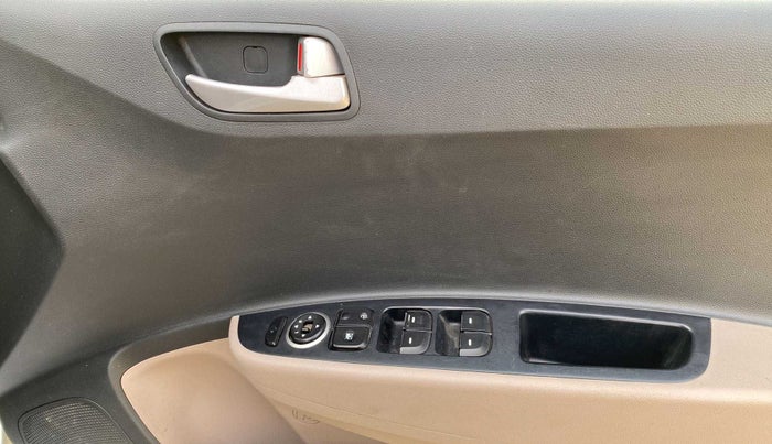 2018 Hyundai Grand i10 SPORTZ 1.2 KAPPA VTVT, Petrol, Manual, 41,245 km, Driver Side Door Panels Control