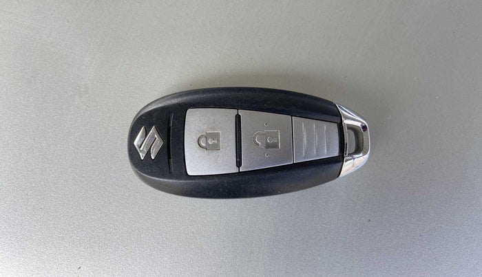 2015 Maruti Swift ZXI, Petrol, Manual, 81,909 km, Key Close Up