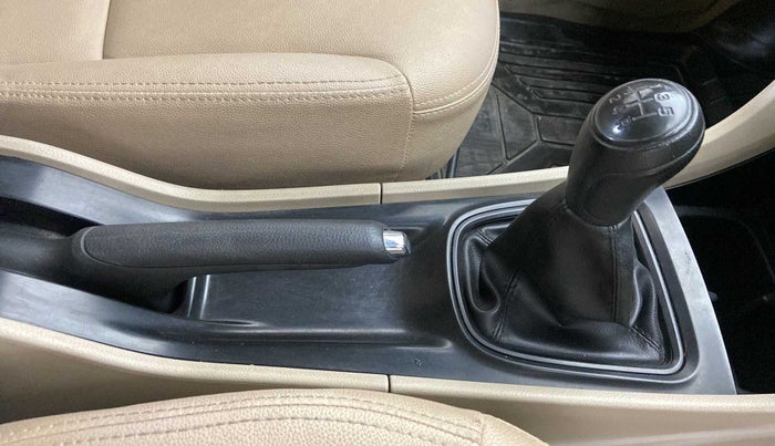2017 Maruti Ciaz SIGMA 1.4 MT PETROL, Petrol, Manual, 44,091 km, Gear Lever