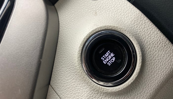2024 Mahindra XUV300 W8 (O) 1.2 PETROL AMT, Petrol, Automatic, 15,168 km, Keyless Start/ Stop Button