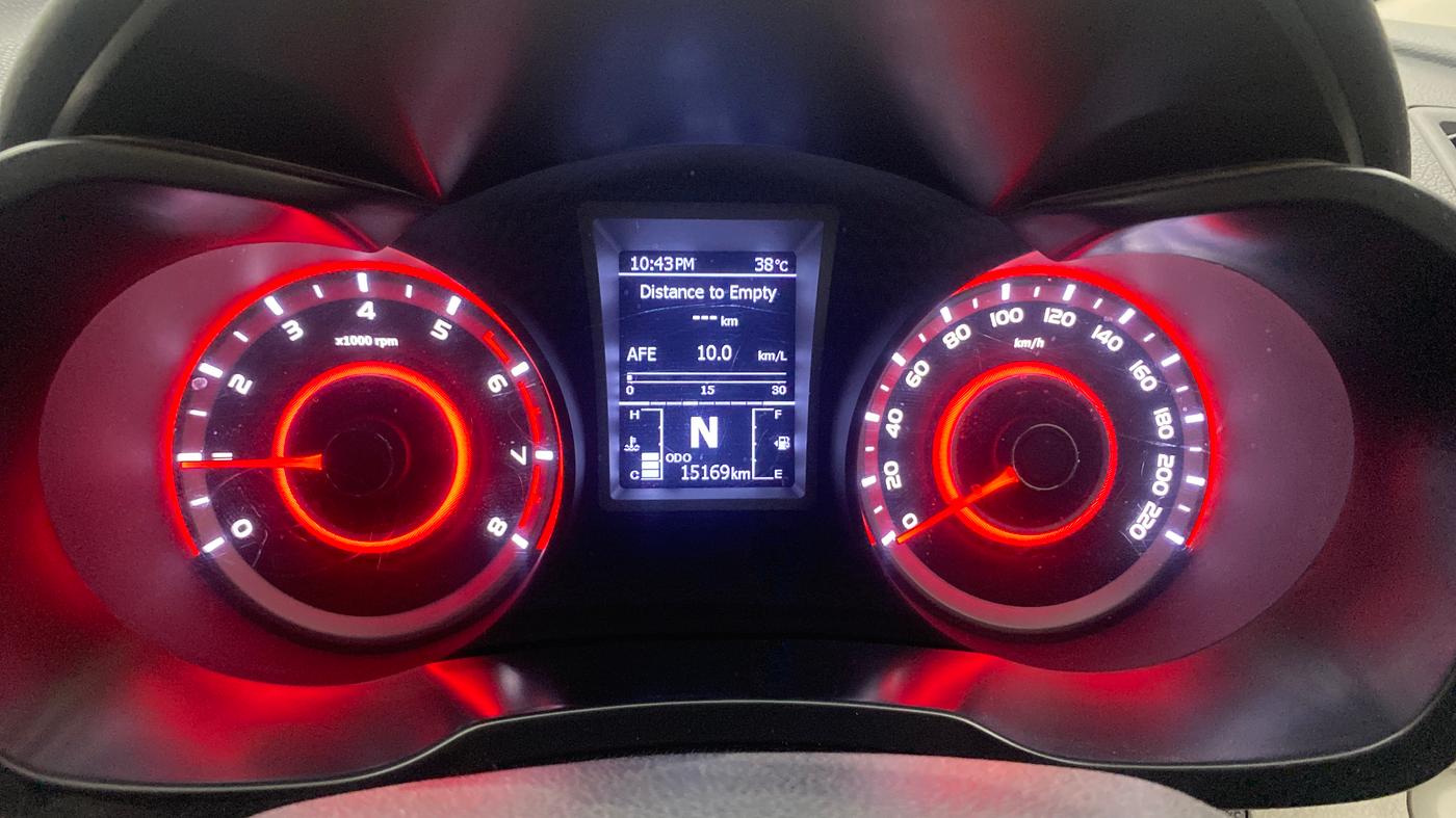 2024 Mahindra XUV300 W8 (O) 1.2 PETROL AMT, Petrol, Automatic, 15,125 km, Odometer Image