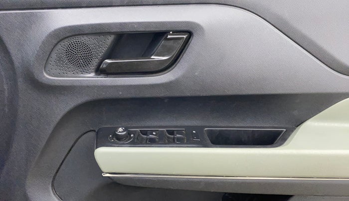 2023 Tata PUNCH ADVENTURE MT, Petrol, Manual, 48,572 km, Driver Side Door Panels Control