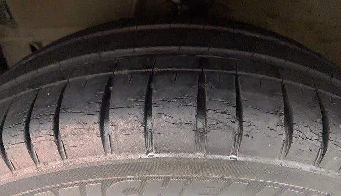 2012 Hyundai i10 SPORTZ 1.2 AT, Petrol, Automatic, 55,310 km, Left Front Tyre Tread