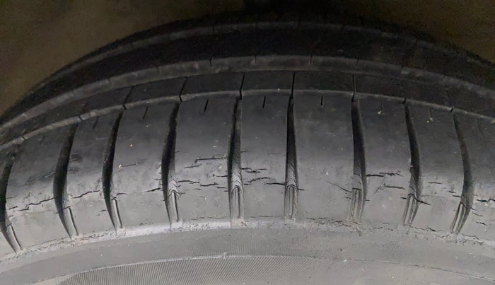 2012 Hyundai i10 SPORTZ 1.2 AT, Petrol, Automatic, 55,310 km, Right Front Tyre Tread