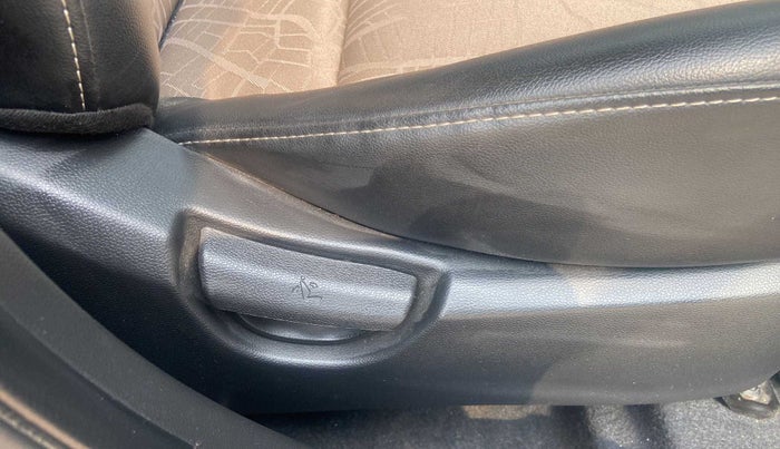 2019 Hyundai Grand i10 SPORTZ 1.2 KAPPA VTVT, Petrol, Manual, 9,578 km, Driver Side Adjustment Panel