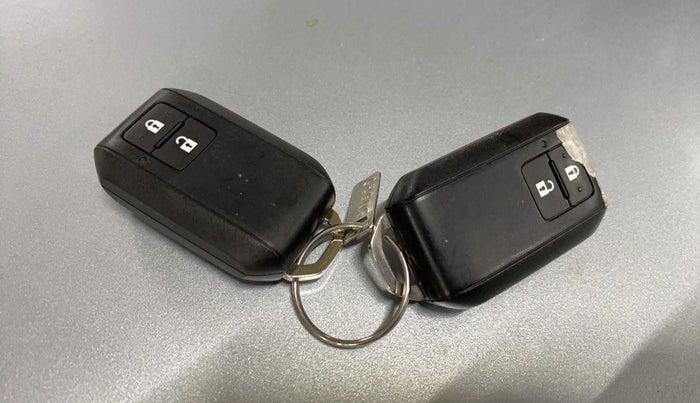 2022 Maruti BREZZA ZXI + SMART HYBRID DUAL TONE, Petrol, Manual, 12,191 km, Key Close Up