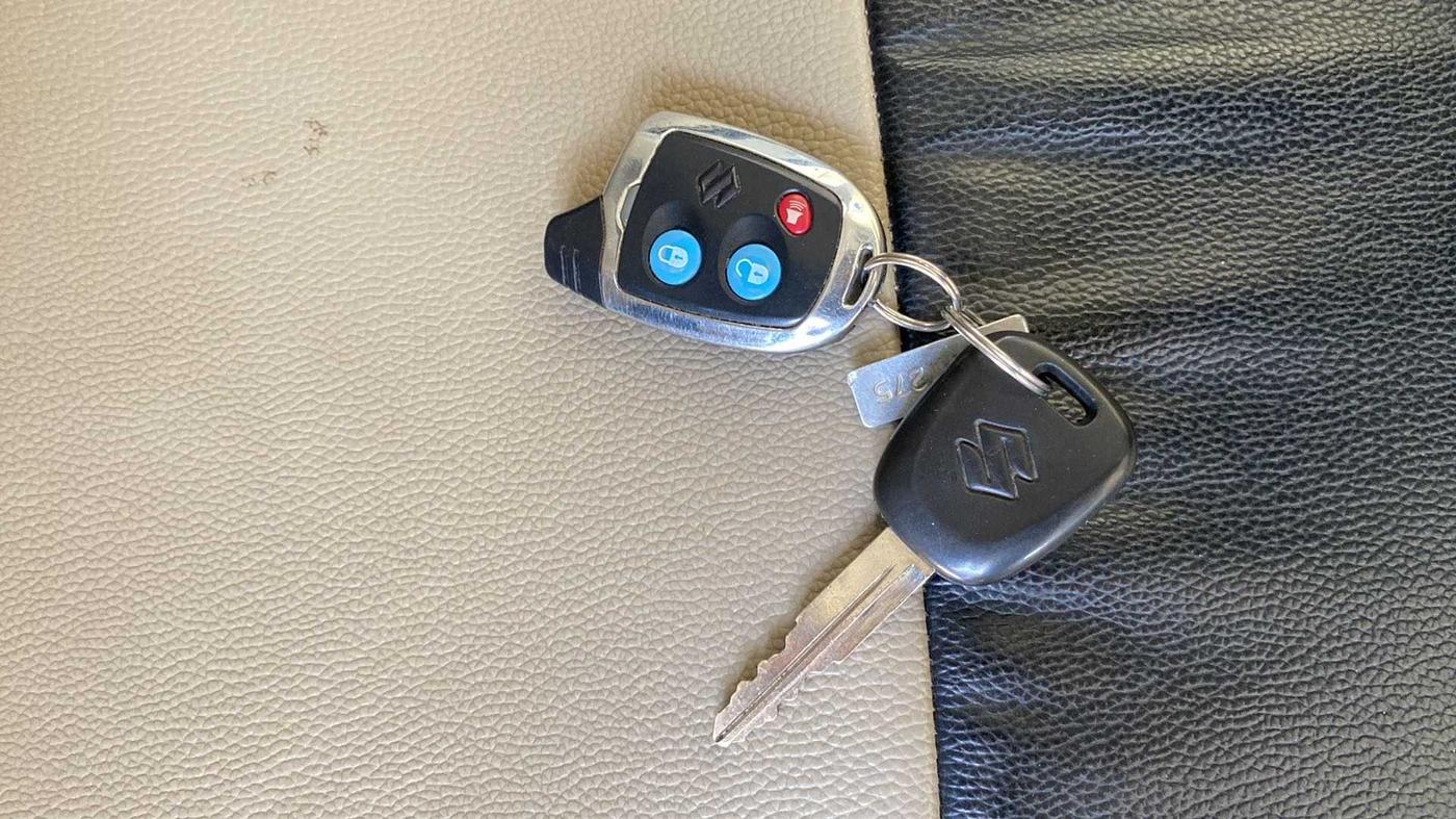 2022 Maruti Alto LXI O, Petrol, Manual, 8,080 km, Key Close Up
