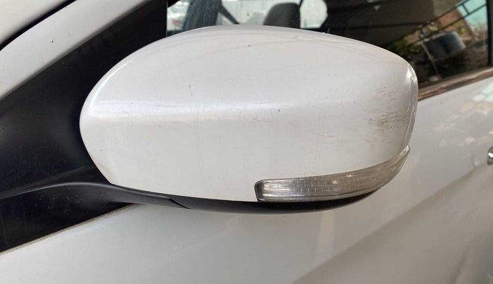 2015 Maruti Ciaz ZXI, Petrol, Manual, 67,612 km, Left rear-view mirror - Mirror motor not working