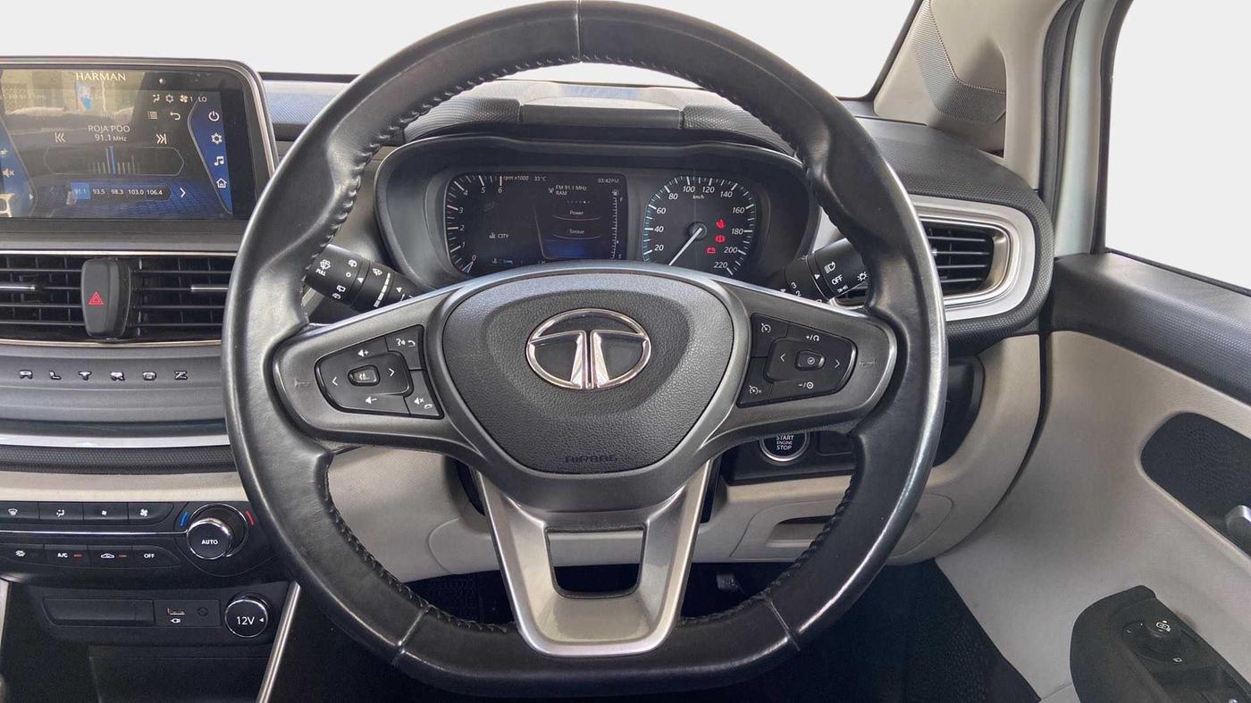 2022 Tata ALTROZ XZ PLUS DIESEL, Diesel, Manual, 19,988 km, Steering Wheel Close Up