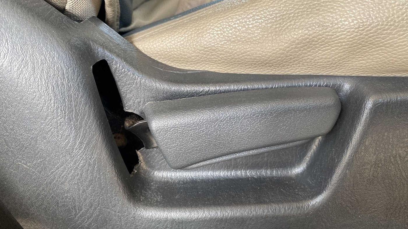 2015 Maruti Alto K10 VXI, Petrol, Manual, 30,508 km, Driver Side Adjustment Panel