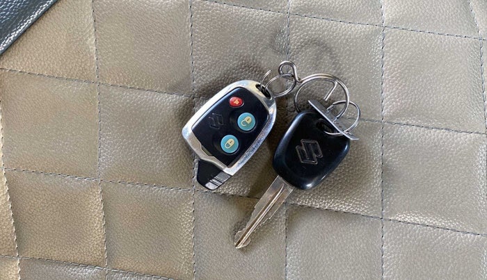 2015 Maruti Alto K10 VXI, Petrol, Manual, 30,508 km, Key Close Up