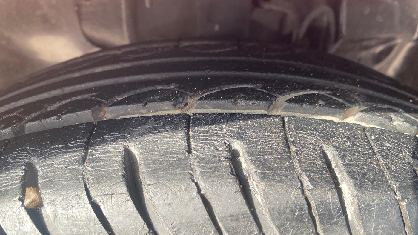 2018 Tata Tiago XZA PETROL, Petrol, Automatic, 66,721 km, Right Front Tyre Tread