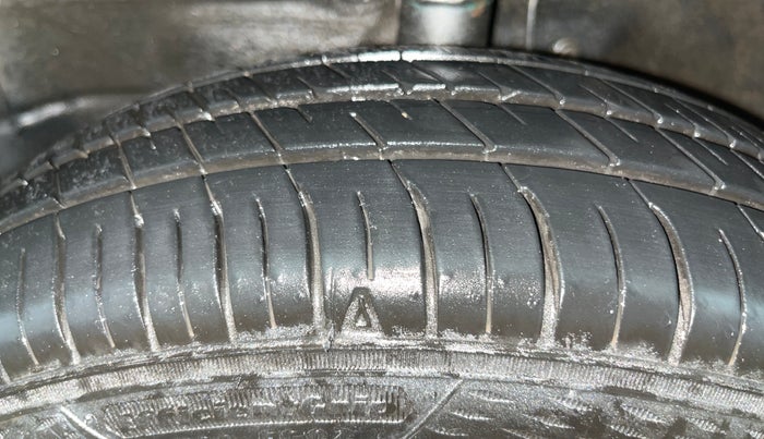 2016 Maruti Wagon R 1.0 VXI, Petrol, Manual, 61,250 km, Left Front Tyre Tread