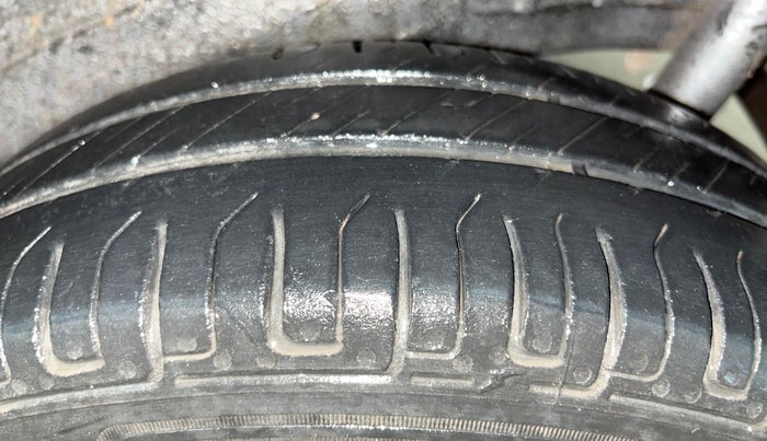 2016 Maruti Wagon R 1.0 VXI, Petrol, Manual, 61,250 km, Left Rear Tyre Tread