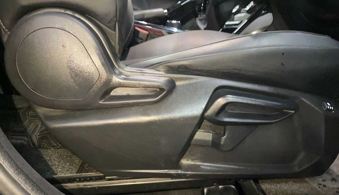 2022 Tata NEXON XZ PLUS (PREMIUM) DARK EDITION PETROL, Petrol, Manual, 27,079 km, Driver Side Adjustment Panel