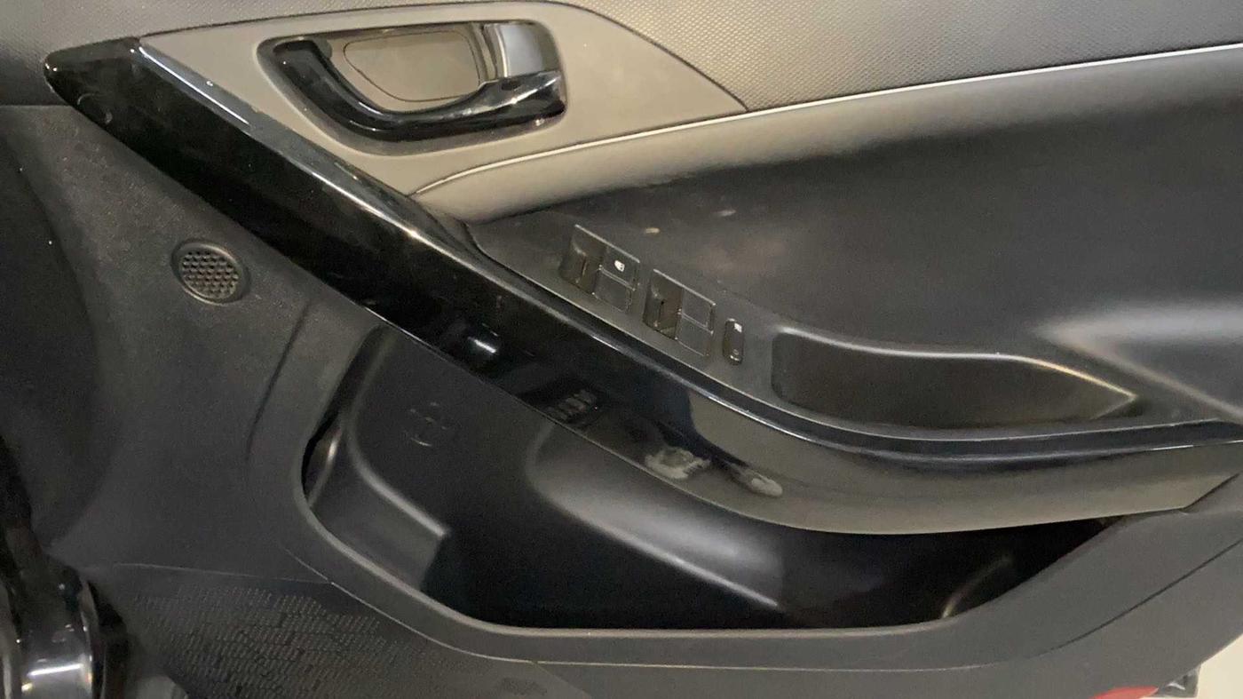 2022 Tata NEXON XZ PLUS (PREMIUM) DARK EDITION PETROL, Petrol, Manual, 27,079 km, Driver Side Door Panels Control