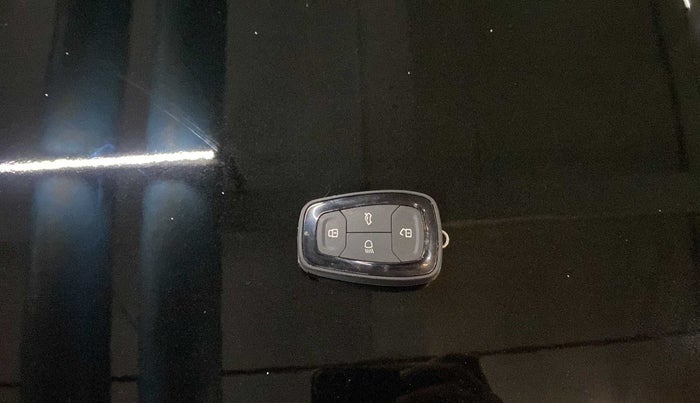 2022 Tata NEXON XZ PLUS (PREMIUM) DARK EDITION PETROL, Petrol, Manual, 27,079 km, Key Close Up