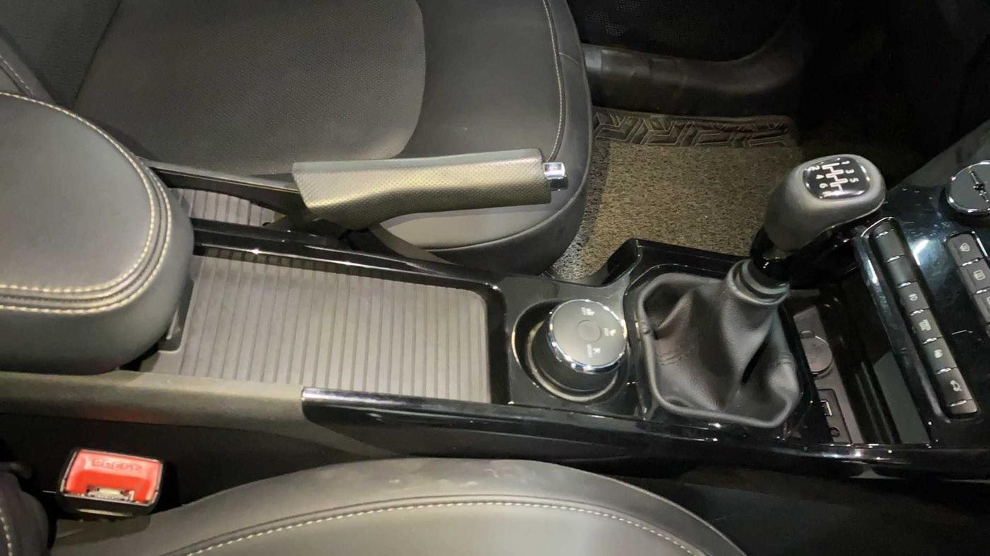 2022 Tata NEXON XZ PLUS (PREMIUM) DARK EDITION PETROL, Petrol, Manual, 27,079 km, Gear Lever