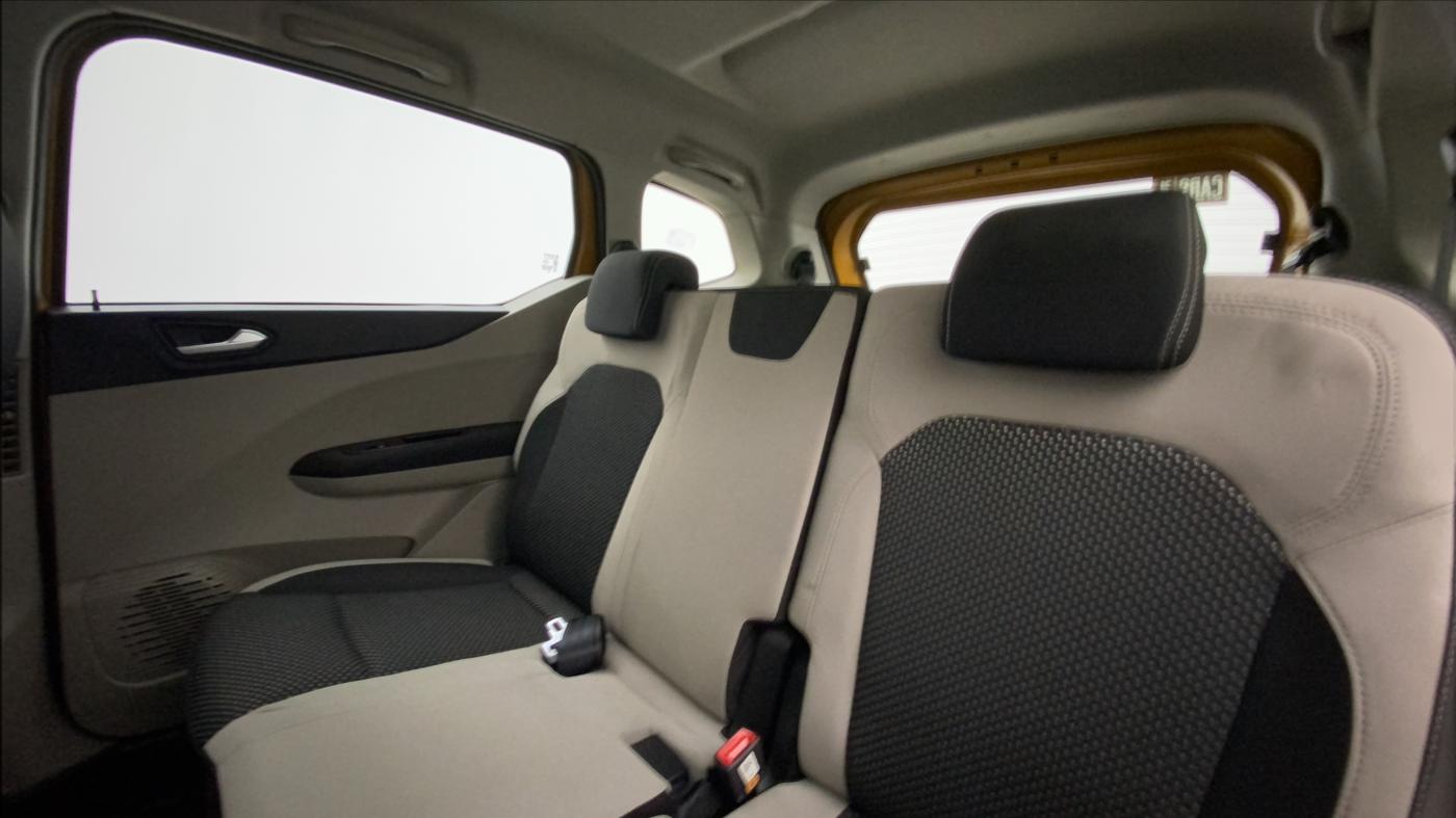 2020 Renault TRIBER RXZ, Petrol, Manual, 21,576 km, Right Side Rear Door Cabin