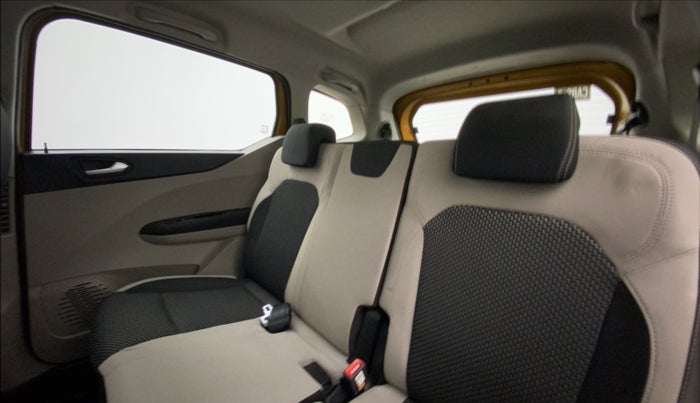 2020 Renault TRIBER RXZ, Petrol, Manual, 21,576 km, Right Side Rear Door Cabin