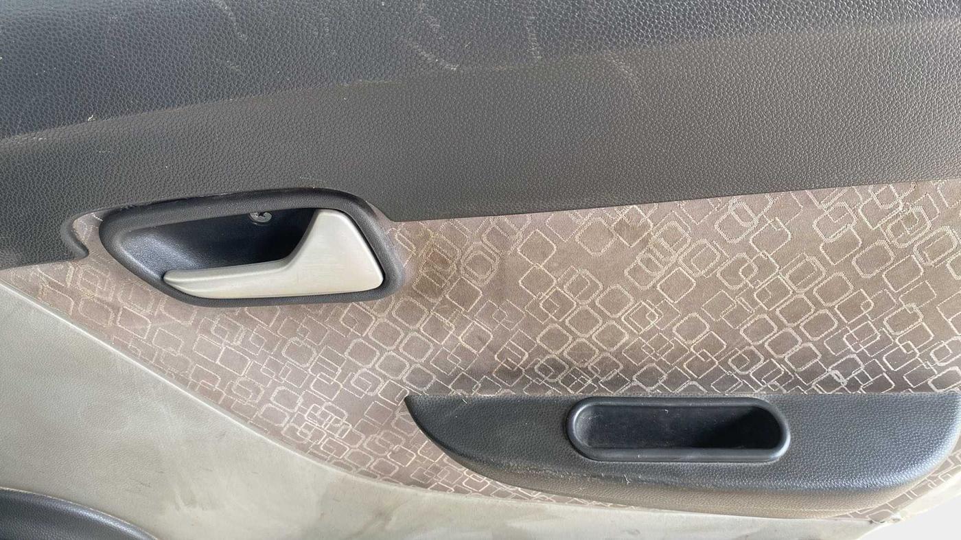2018 Maruti Alto 800 VXI, Petrol, Manual, 39,599 km, Driver Side Door Panels Control